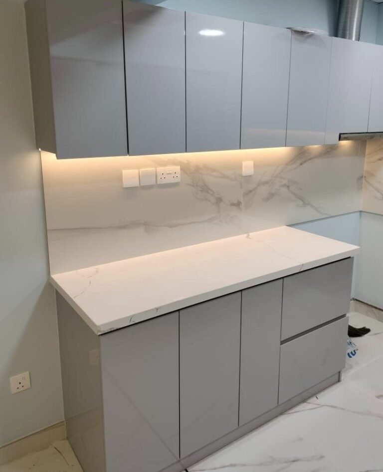 Marble-effect kitchen counter – Apartment Fit-out – Al Furjan