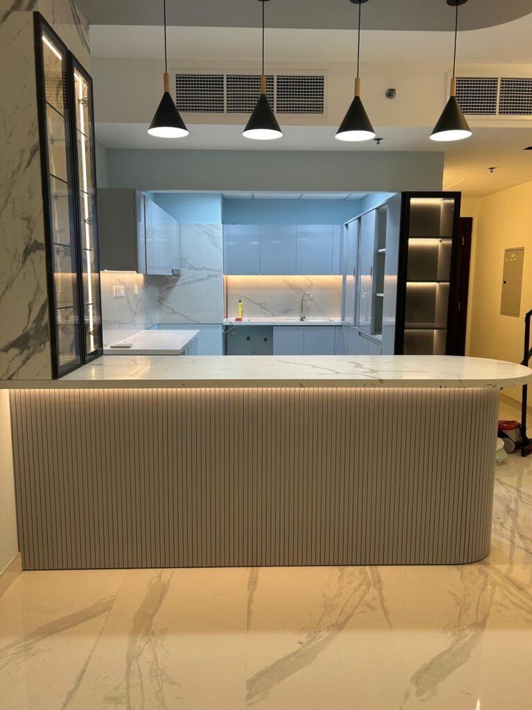 Open kitchen and breakfast counter – Apartment Fit-out – Al Furjan