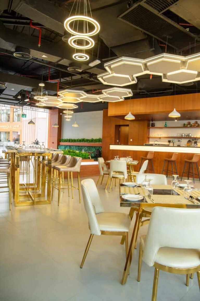 Counter and dining area – Pepper Mill Restaurant – Yas Mall, Abu Dhabi