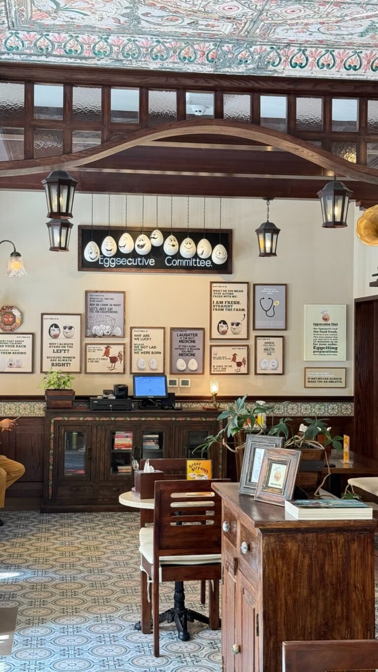 Service counter – Raju Omlet Restaurant