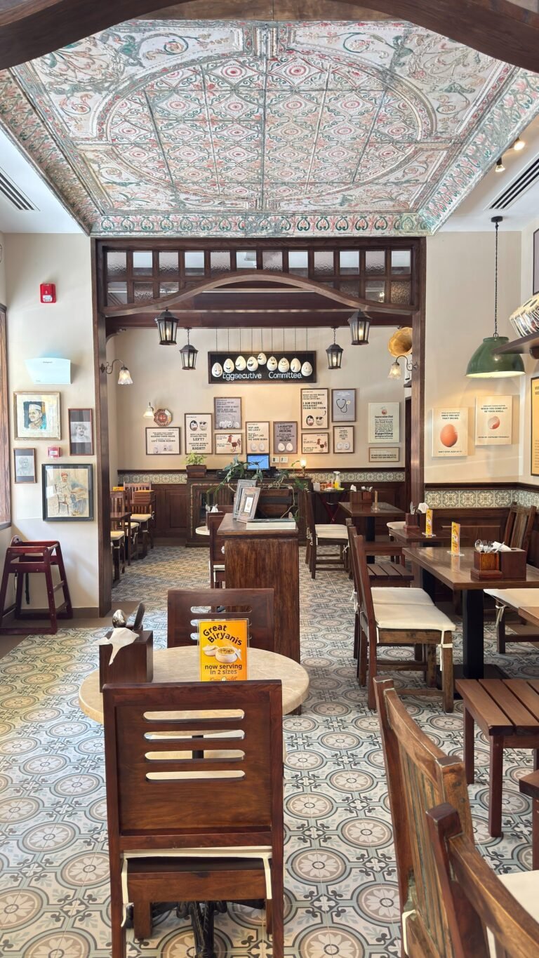 Restaurant dining area – Raju Omlet Restaurant